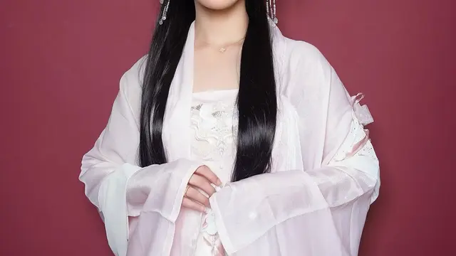 Potret Tasya Farasya Jajal Makeup Douyin. (instagram: tasyafarasya/fauziaahanum)