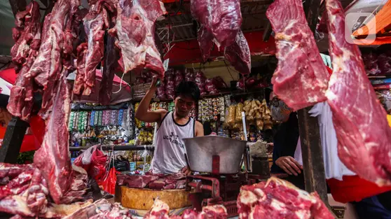 Pedagang Keluhkan Harga Daging Sapi Tak Kunjung Turun