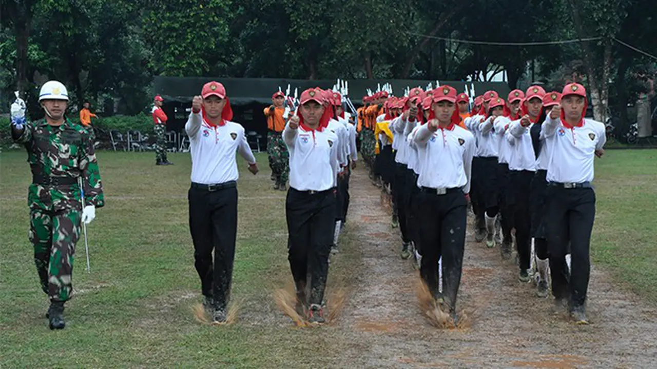 Hujan Bukan Kendala untuk Paskibraka Latihan Gabungan