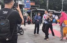 Motor Jatuh saat Mau Kabur, Dua Jambret HP Jadi Bulan-Bulan Warga di Monas