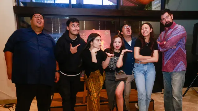 Mo Sidik dan para pemain film Legend of Calon Arang