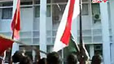 Bentrokan mewarnai aksi unjuk rasa mahasiswa dari berbagai kampus di Pengadilan Negeri Ambon, Maluku. Polisi membubarkan aksi yang bertujuan memperingati hari Kebangkitan Nasional tersebut. 
