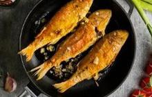 Cara Memasak Ikan Goreng dengan Renyah dan Tidak Lengket Meski Tanpa Marinasi