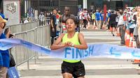Peraih emas marathon SEA Games 2021, Odekta Elvina Naibaho, turut memeriahkan perhelatan Jakarta Marathon pada Minggu (16/10/2022). Odekta Elvina Naibaho bahkan berhasil menjadi juara di kategori half marathon. (ist)
