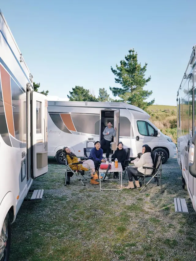 7 Potret Serunya Ringgo Agus dan Keluarga Liburan Ke Selandia Baru Pakai Campervan
