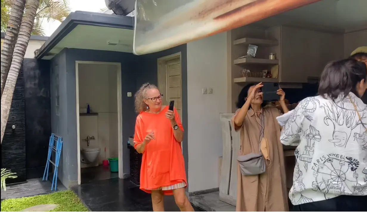 Nadine Chandrawinata dan Dimas Anggara (Youtube/Langkah ND)