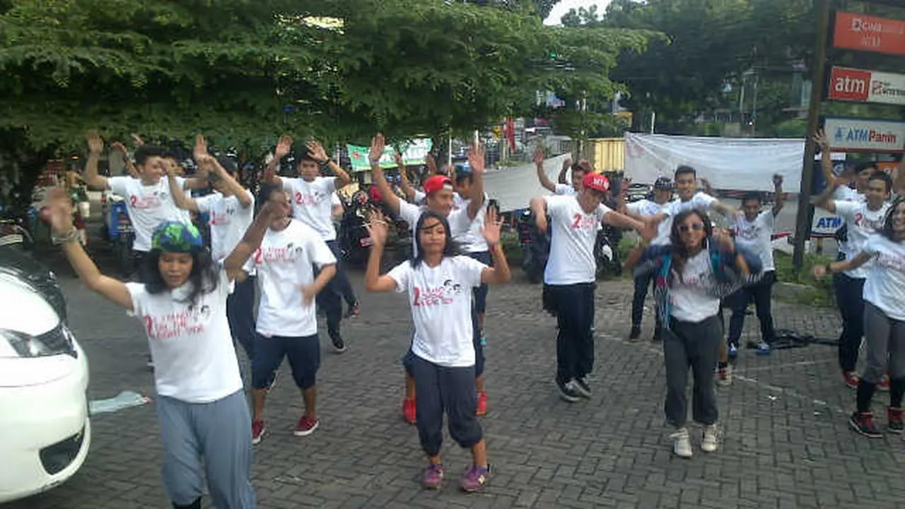 Dukung Jokowi-JK, Flashmob Dancer Hentakkan Sevel Saharjo