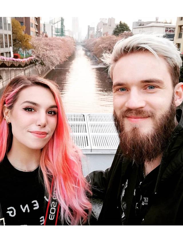 YouTuber Pewdiepie Menikah, Ini 7 Momen Kebersamaan Dengan Istri Setelah 8 Tahun Pacaran