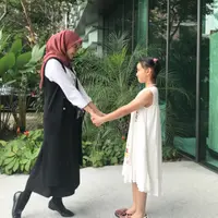 Laudya Cynthia Bella dan anaknya, Engku Aleesya. (Instagram/laudyacynthiabella)