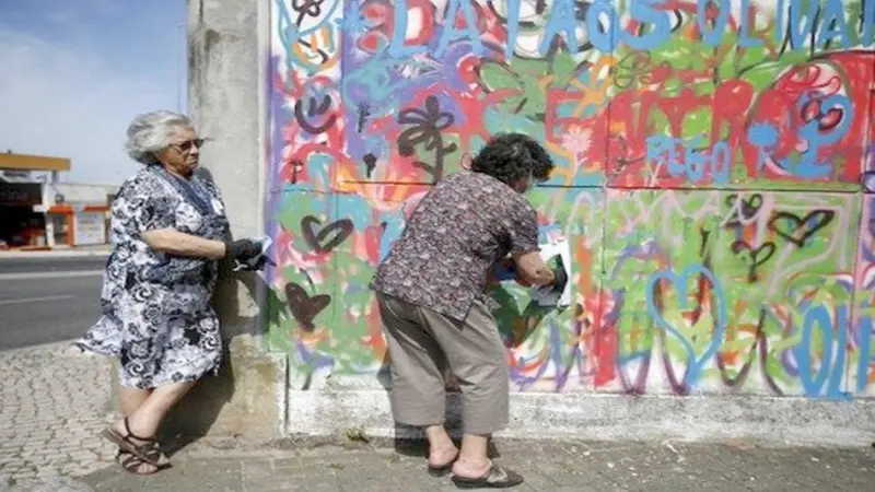 "Geng" Grafiti ini Anggotanya Para Manula