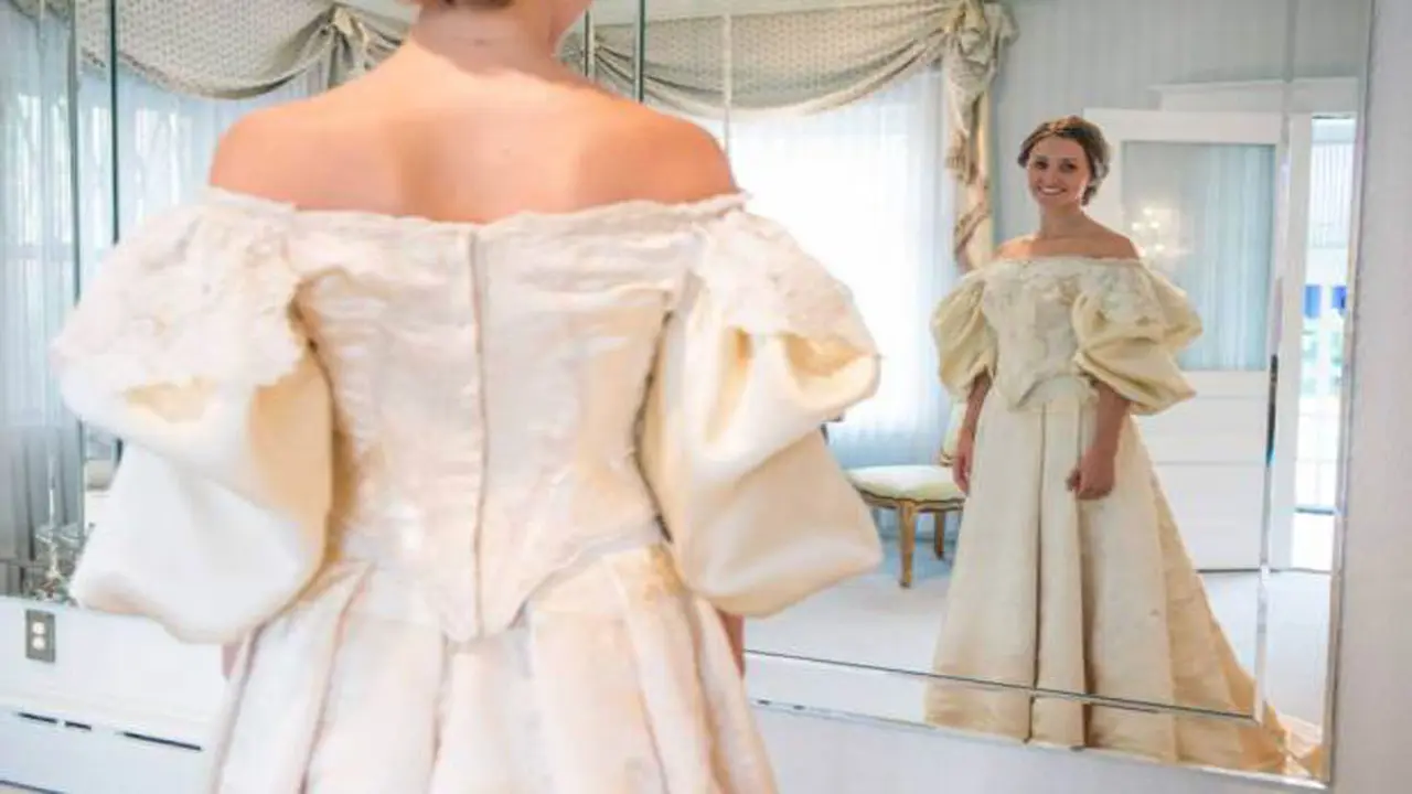 Baju Pengantin Berumur 120 Tahun