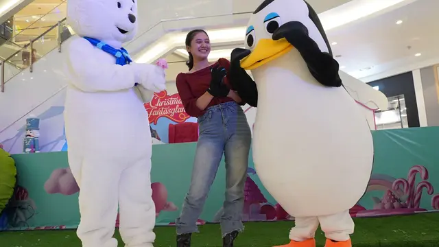 Bermain salju di BSD City untuk rayakan kemeriahan Natal. dok. Aeon BSD CIty