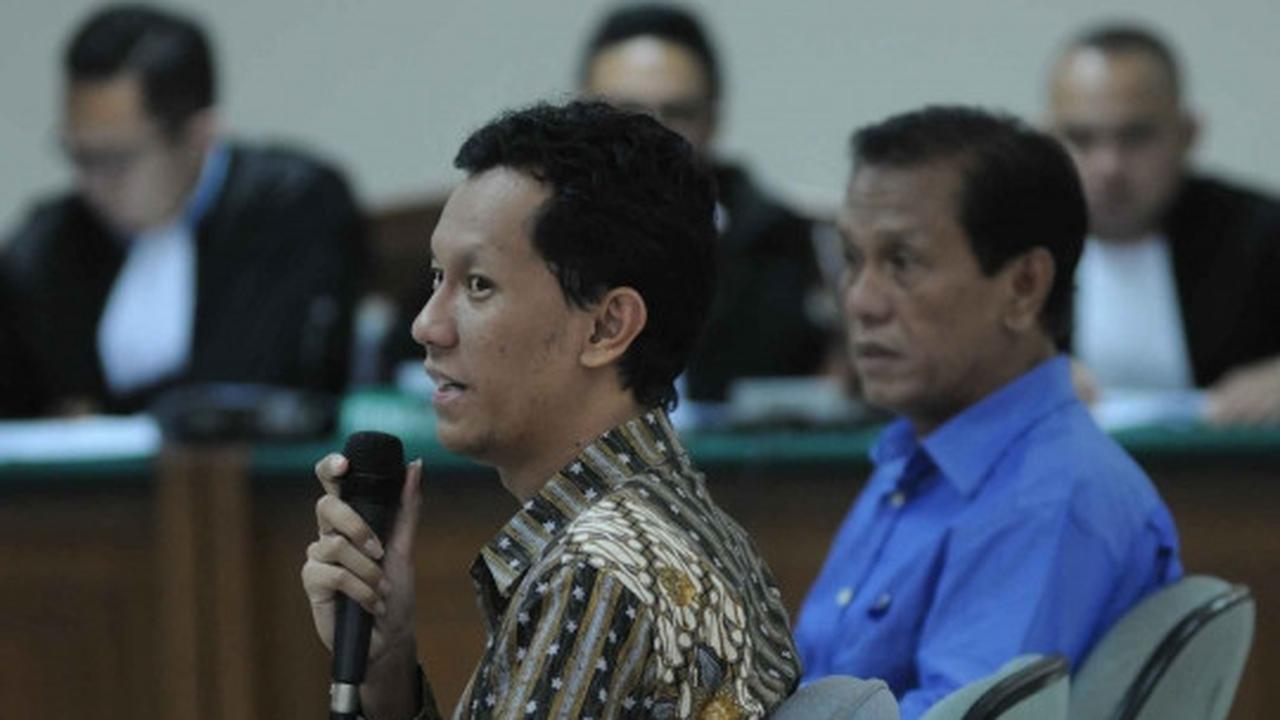 Politisi PDIP Adriansyah dan anaknya bersaksi di sidang Bos PT MMS