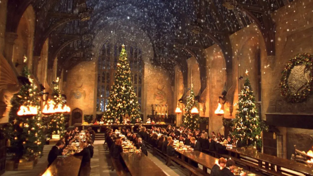 Keajaiban Jadi Nyata, Hogwarts Dibuka untuk Jamuan Natal