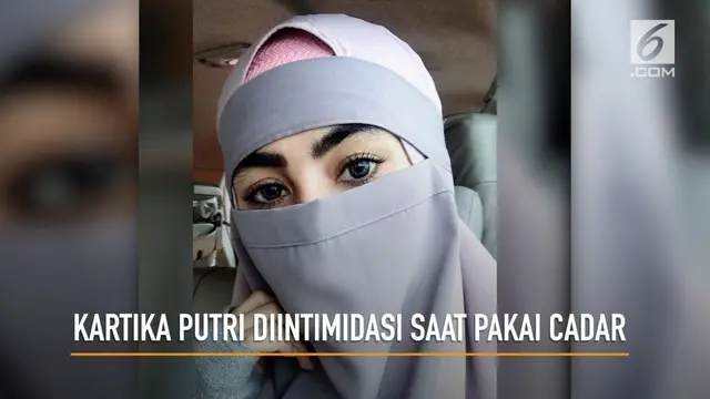 Kartika Putri mengaku mendapat perlakuan tidak menyenangkan dari petugas salah satu bandara saat mengenakan niqab atau cadar. Pengalaman tak menyenangkan itu dia ungkapkan melalui unggahan di Instagram.