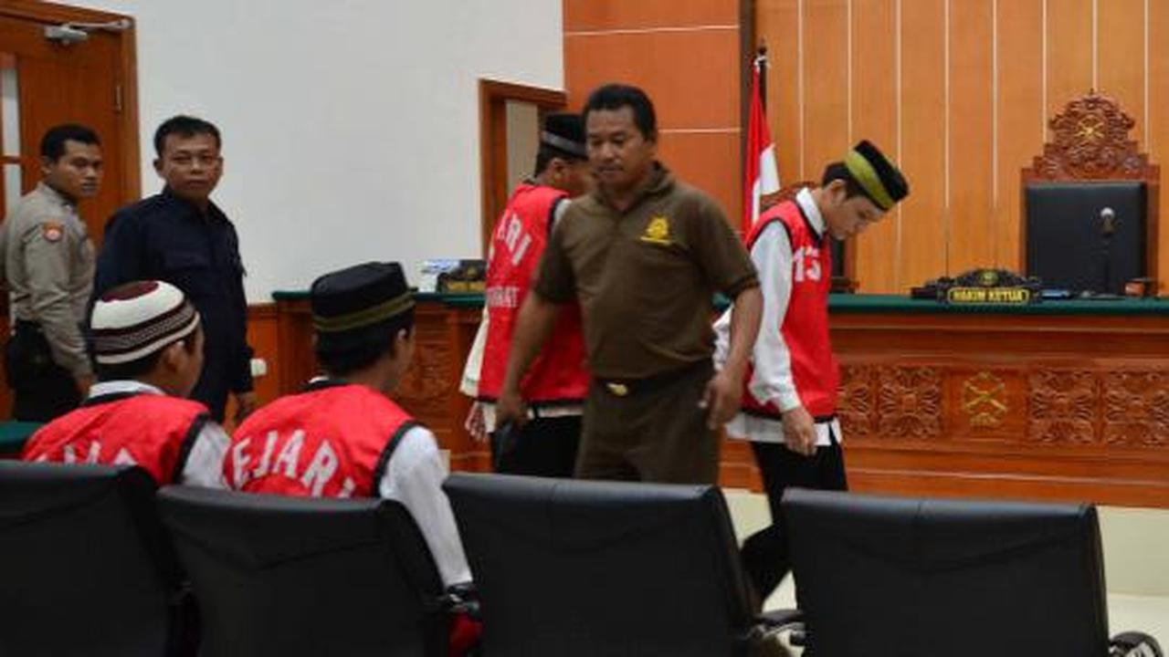 Vonis seumur hidup di sidang Livia