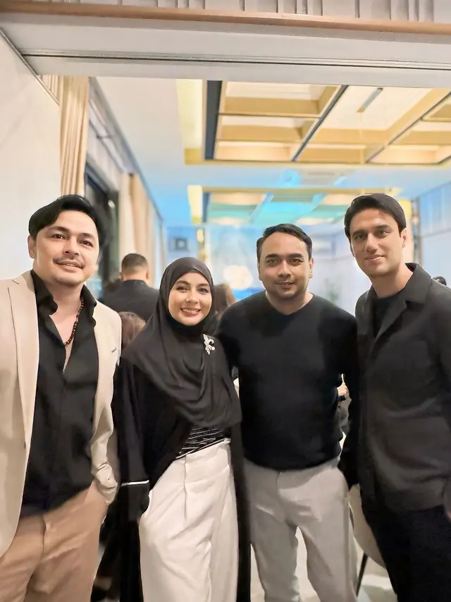 7 Potret Ultah Thomas Djorghi ke-55, Tampil Awet Muda Dimeriahkan Teman Artis