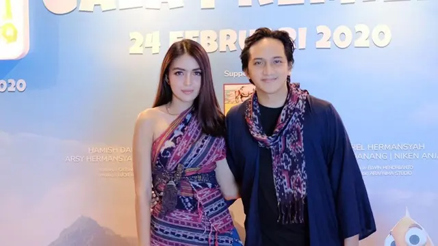 Momen Mesra Ge Pamungkas dan Anastasia Herzigova, Disebut Couple Goals. (Sumber: Instagram/gepamungkas)