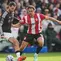 Pemain Liverpool, Dominik Szoboszlai, melepas tendangan sembari dibayangi olhe pemain Brentford, Yehor Yarmolyuk, dalam laga pekan ketujuh Premier League, Sabtu (17/10/2026) malam WIB. (AP Photo/Kin Cheung)