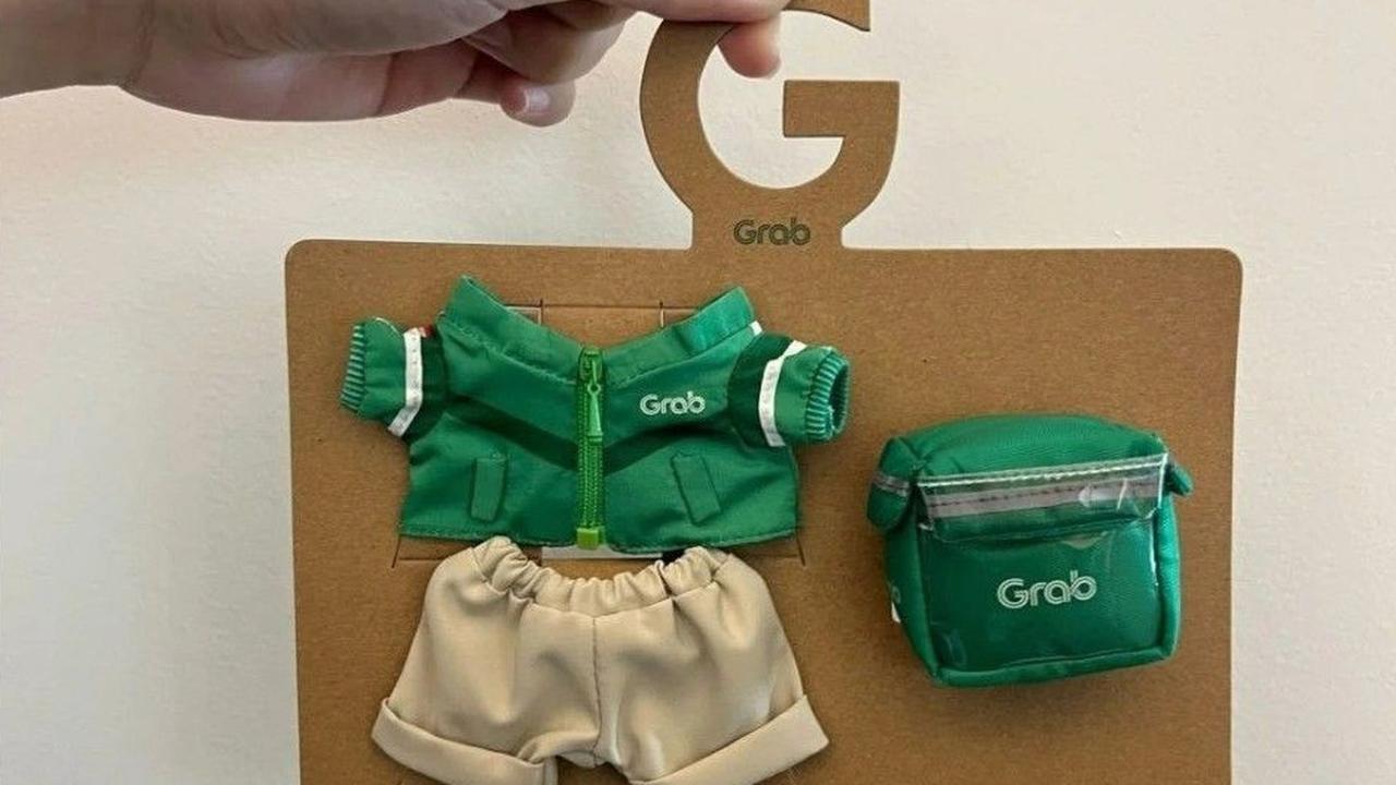 Labubu Pakai Baju Grab