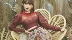 Mengenakan gaun bernuansa merah maroon, Adiezty Fersa terlihat memukau dan menonjolkan sisi dominan. Penampilannya pun makin serasi dengan makeup bold dan lipstick berwarna senada. (Liputan6.com/IG/adieztyfersa)