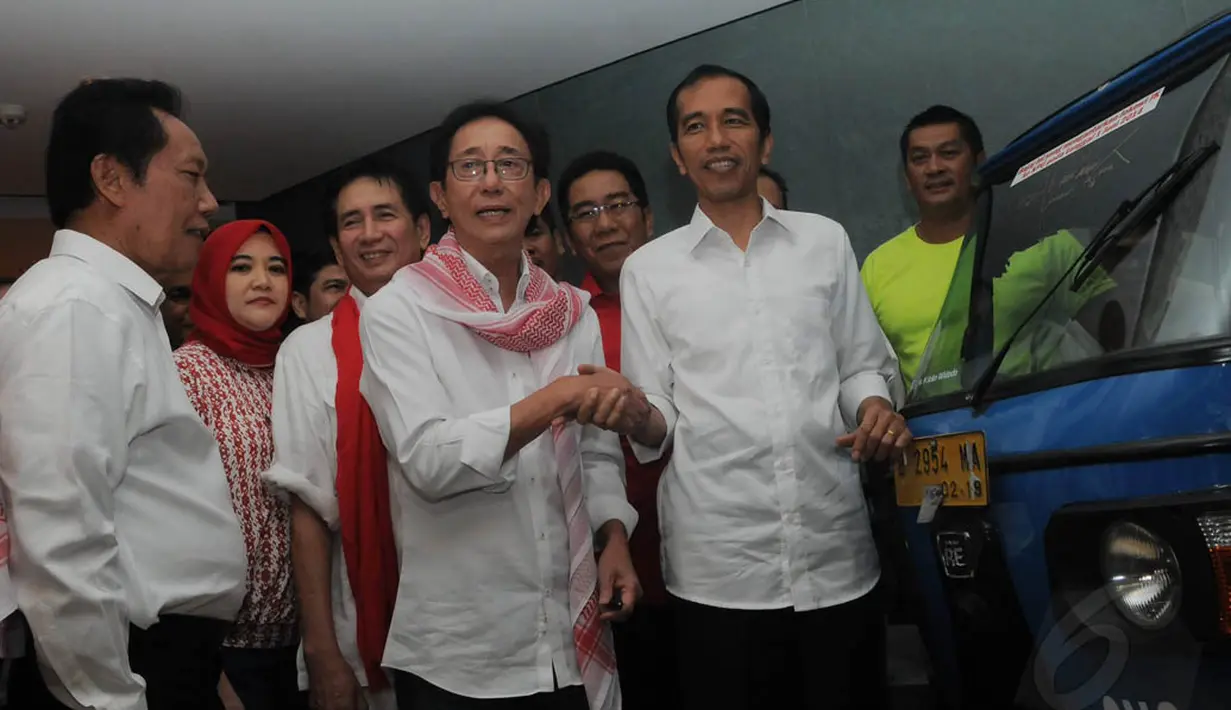 Rencananya bajaj fenomenal tersebut akan dipajang di Hotel Tentram Yogyakarta milik milik Dirut Sido Muncul Irwan Hidayat. (Liputan6.com/Herman Zakharia)