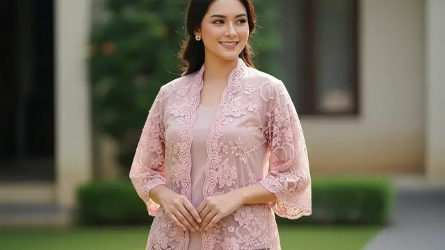 Atasan Brokat Loose Fit yang Nyaman Dipakai Seharian