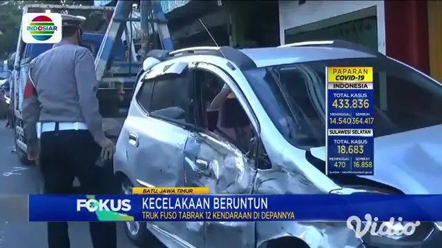 Sebanyak 12 kendaraan terlibat kecelakaan beruntun di Jalan Trunojoyo, Kelurahan Songgokerto, Kota Batu, pada Sabtu (7/11), akibat sebuah truk fuso yang melaju dari arah Kediri menuju Batu mengalami rem blong.