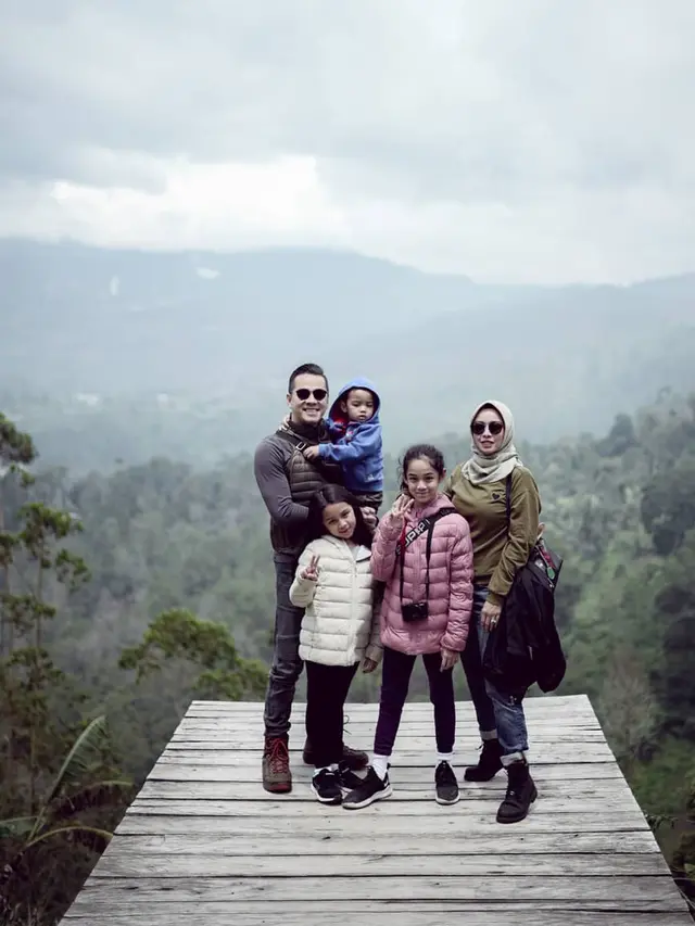 7 Potret Harmonis Rionaldo Stockhorst Bersama Istri, Rumah Tangga Penuh Bahagia (instagram/rio.stokhorst/eischulz).