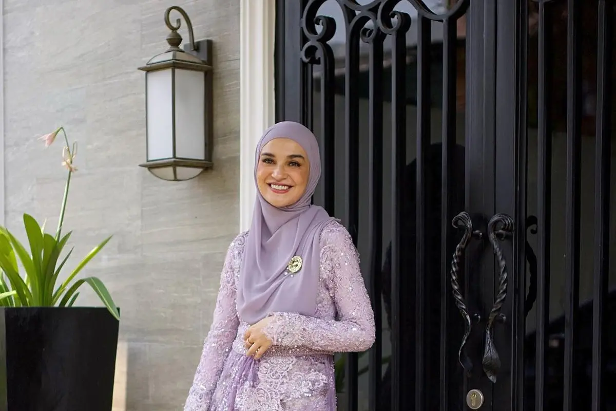8 Inspirasi Kebaya Hijab untuk Kondangan-Wisuda ala Seleb, Shireen Sungkar hingga Zaskia Sungkar