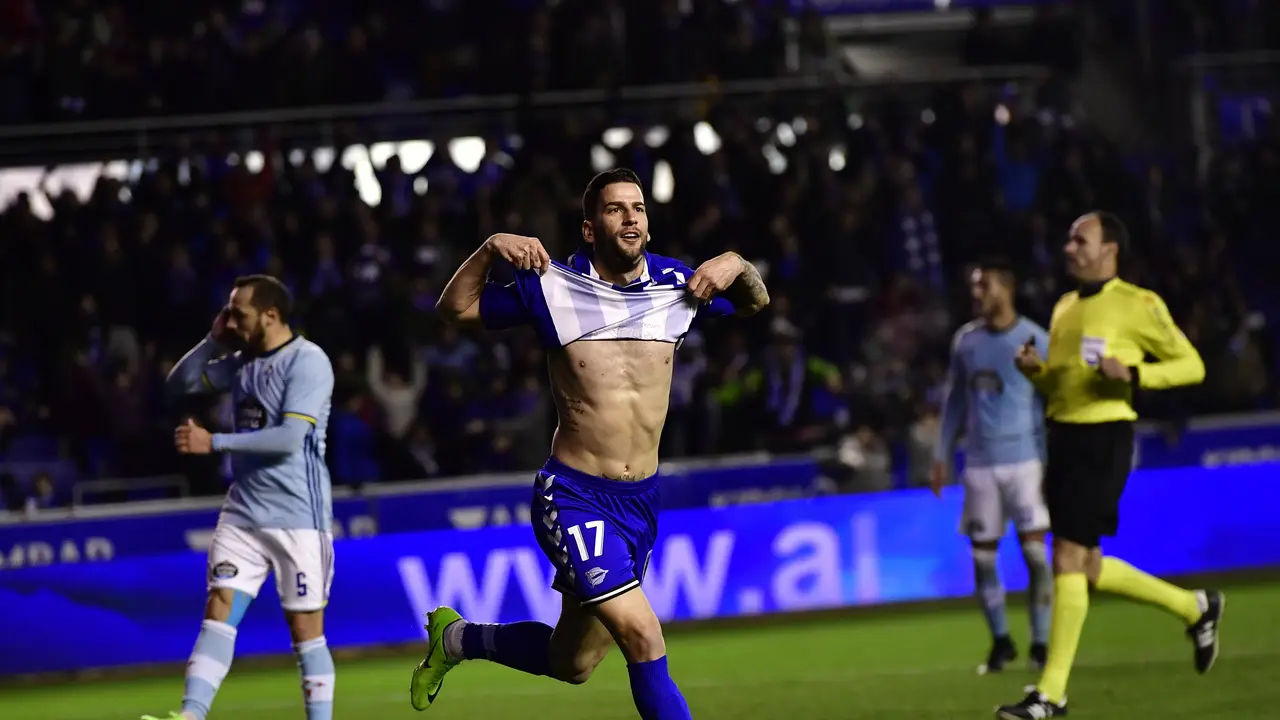  Selebrasi Edgar Mendez usai golnya ke gawang Celta Vigo memastikan Deportivo Alaves ke final Copa del Rey dan menantang Barcelona