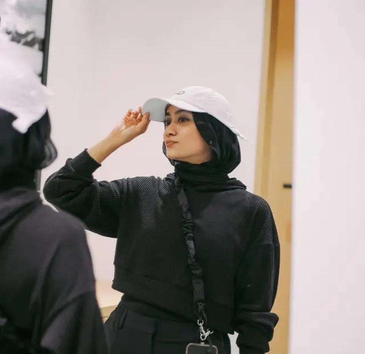 Inspirasi Outfit Ala Ayudia Bing Slamet, Si Penggemar Outfit Hitam yang Selalu Tampil Glowing dan Jadi Ciri Khasnya
