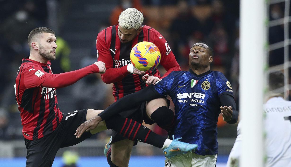 Laga yang berlangsung di San Siro ini berakhir dengan skor kaca mata. Kedua tim tidak bisa menjebol gawang satu sama lain dalam duel 90 menit. (Spada/LaPresse via AP)