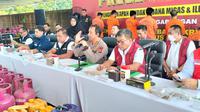 Direktorat Tindak Pidana Tertentu (Dittipidter) Bareskrim Polri mengungkap kasus pengoplosan gas LPG di Kutri Gianyar, Bali. (Tim News).