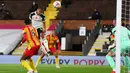 Striker Fulham, Bobby Decordova, saat mencetak gol ke gawang West Bromwich pada laga lanjutan Liga Inggris di Craven Cottage, Selasa (3/11/2020) dini hari WIB. Fulham menang 2-0 atas West Bromwich. (AFP/Clive Rose/pool)