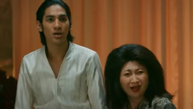 Kenzy Taulany sebagai Iqbal dalam film Kang Solah From Kang Mak X Nenek Gayung. (Foto: Dok. Falcon Pictures)