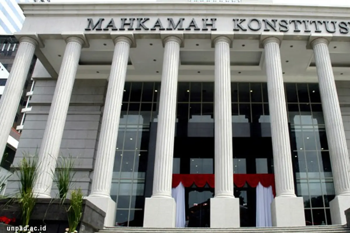 mahkamah-konstitusi121130b.jpg