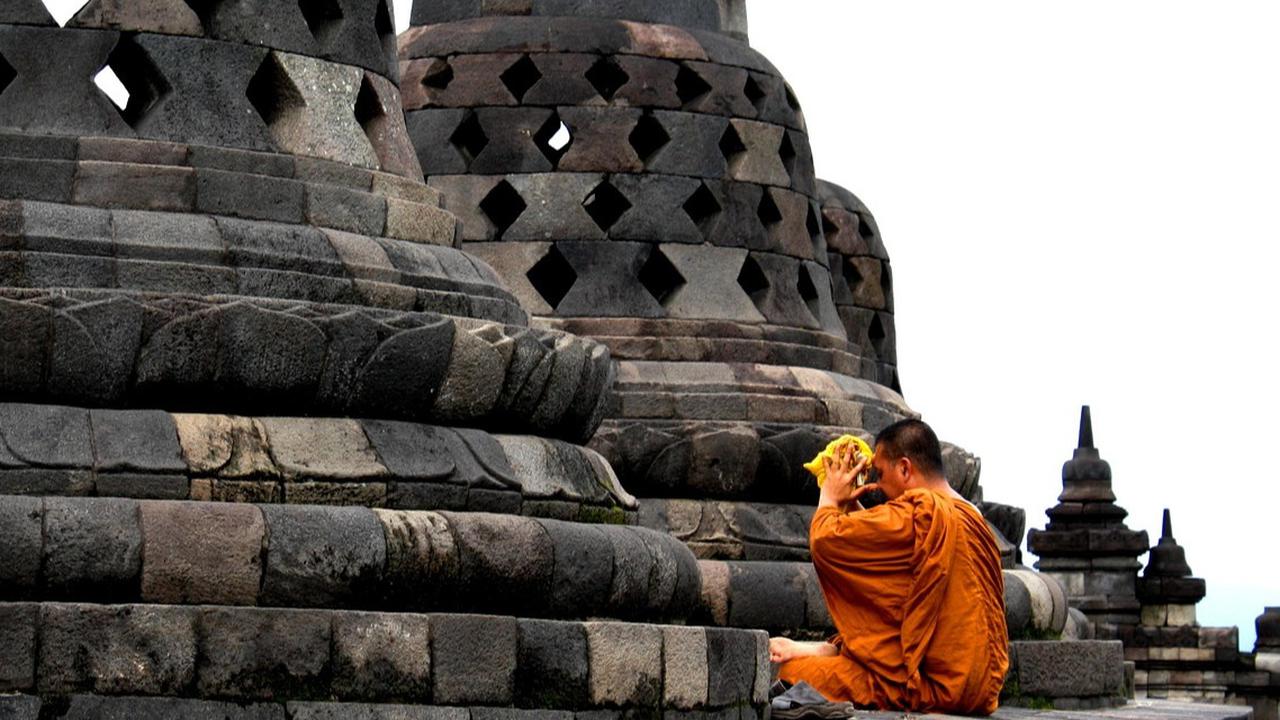 Perayaan Waisak 2025 Jadikan Borobudur Sebagai Pusat Spiritual Global dan Potensi Pariwisata Berkelanjutan