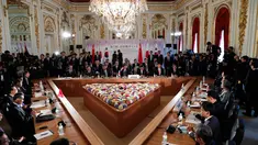Suasana saat Perdana Menteri Jepang Shinzo Abe, Presiden Korea Selatan Moon Jae-in, Perdana Menteri China Li Keqiang dan delegasi lainnya melakukan pertemuan puncak tiga negara di Tokyo, Jepang (9/5). (Kim Kyung-Hoon / Pool via AP)