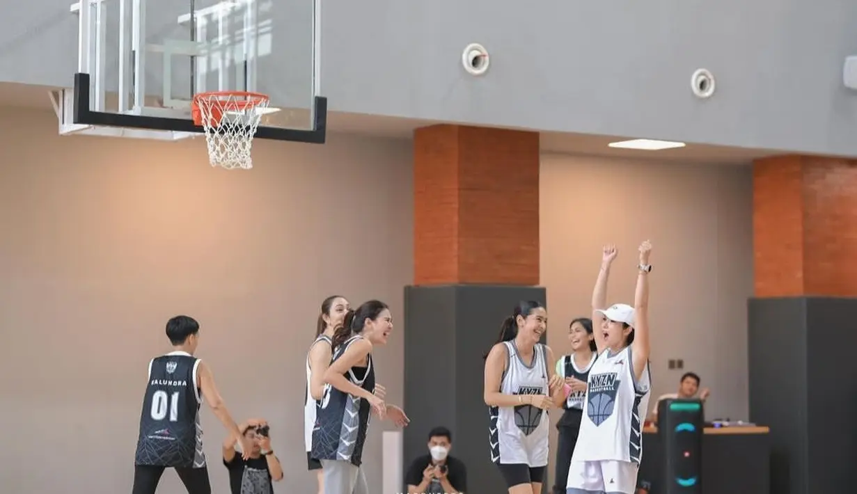 Melihat unggahan Nabila Syakieb, netizen lalu memuni kecantikannya. [Instagram/nsyakieb85]