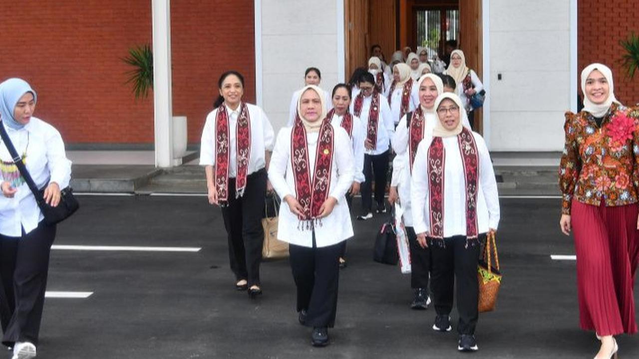 Iriana dan Rombongan Ibu-Ibu Bertolak ke Kaltim, Cek Kerajinan Tangan hingga Nginap di IKN