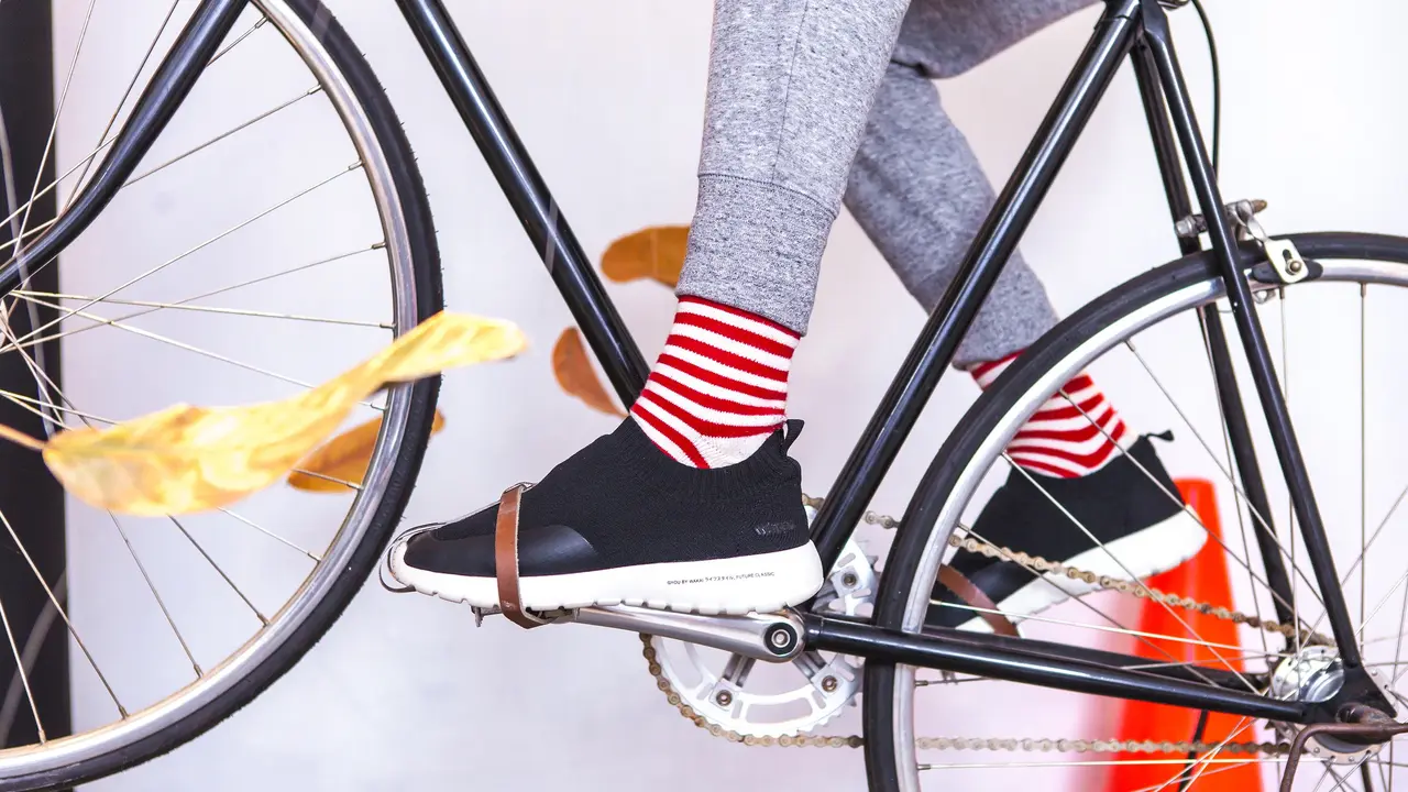[Bintang] Pencinta Sneakers, Wajib Koleksi Sepatu Keren Kekinian Dari Brand Ini