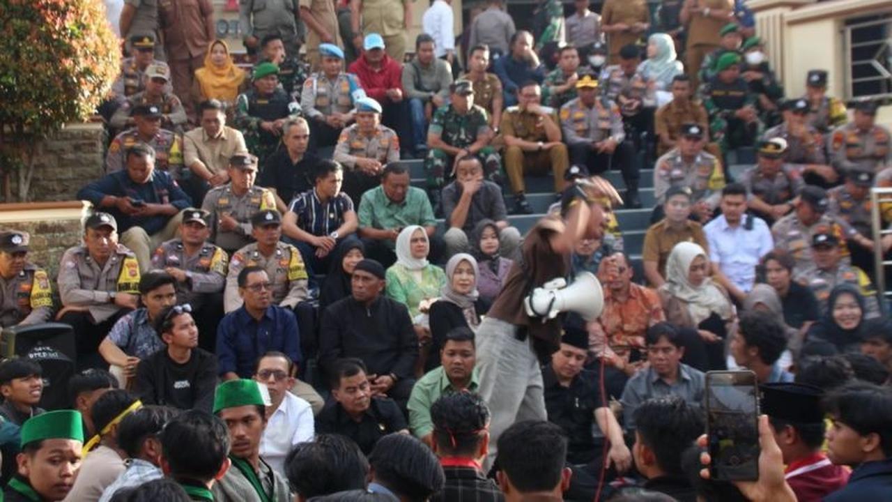 Demo Bukittinggi Ketiga Kali: Forkopimda Duduk Bersama Dengarkan Aspirasi Massa, Bukti Dialog Efektif