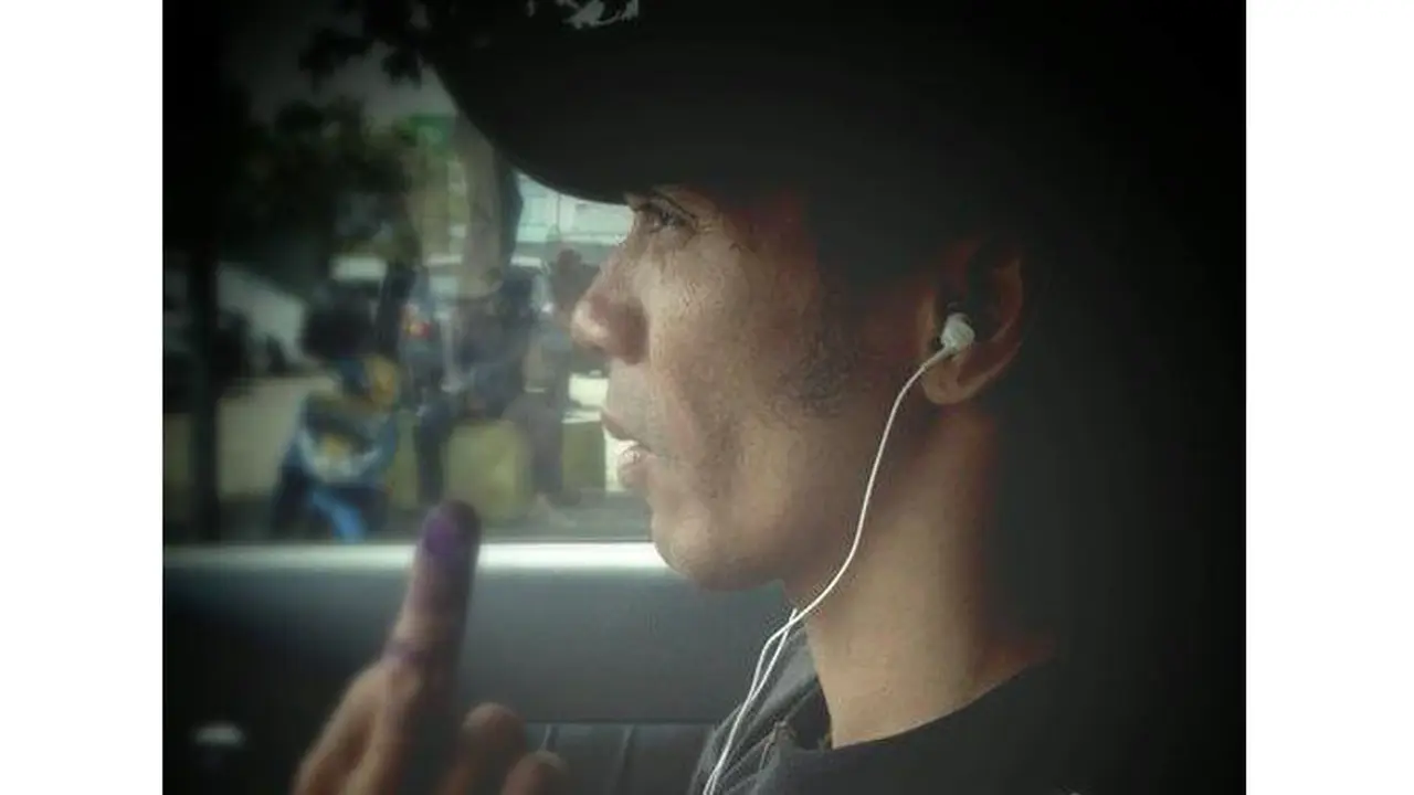 Nyoblos, Kaka Slank Celupkan Jari Tengah