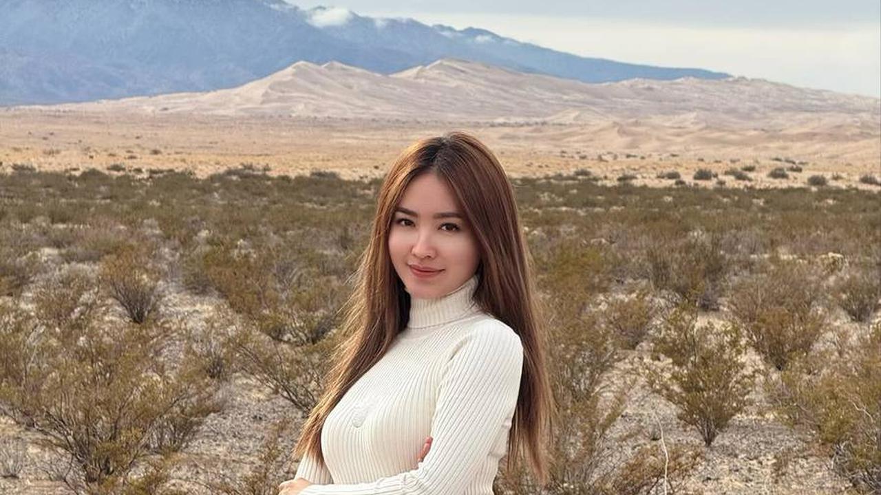 Banjir Pujian, 8 Foto Cantik Natasha Wilona Saat Liburan ke California - Utah