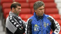Sentuhan Carlo Ancelotti membuat banyak pemain Juventus 2000/2001, salah satunya Zinedine Zidane, menjadi pelatih. (Marca)