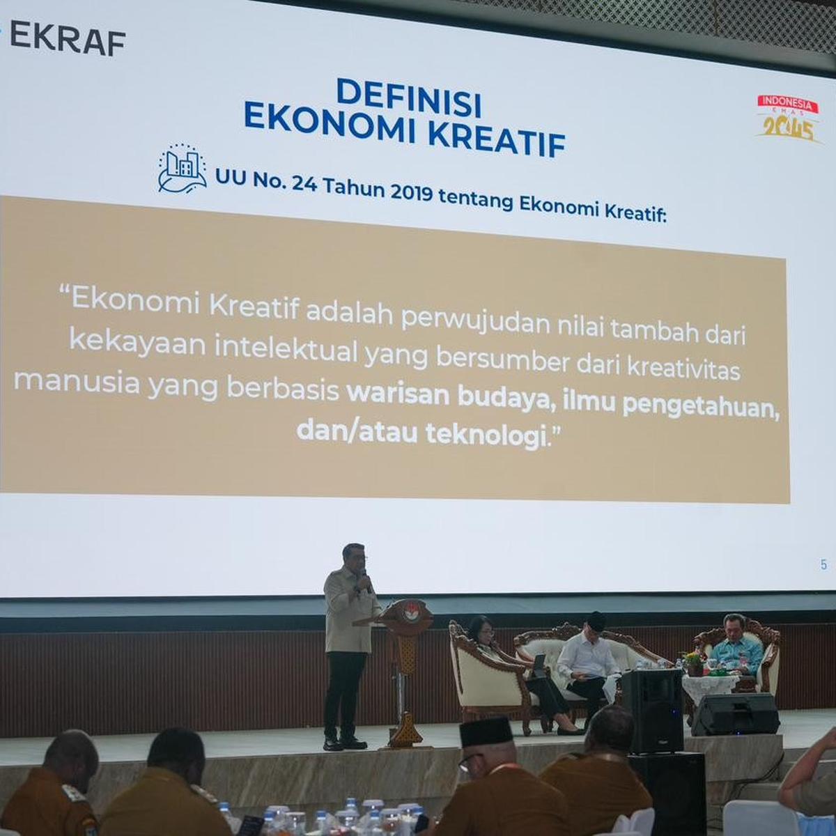 Menteri Ekraf Teuku Riefky Harsya Beri Materi di Retret Jatinangor