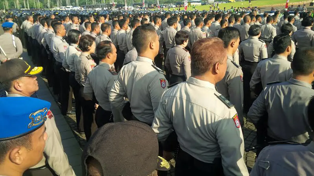 Mau Tampil Beda, Polisi Berambut Merah ini Malah Ditegur Kapolda 