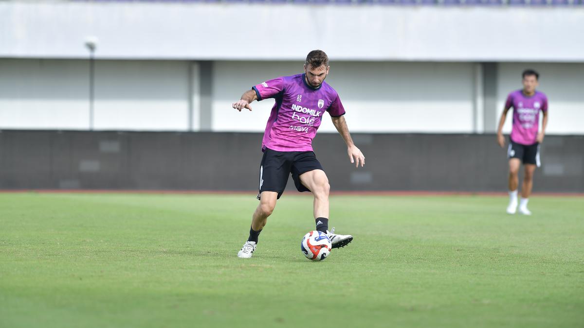 Gabung Persita Tangerang, Ramon Bueno Reuni dengan Carlos Pena