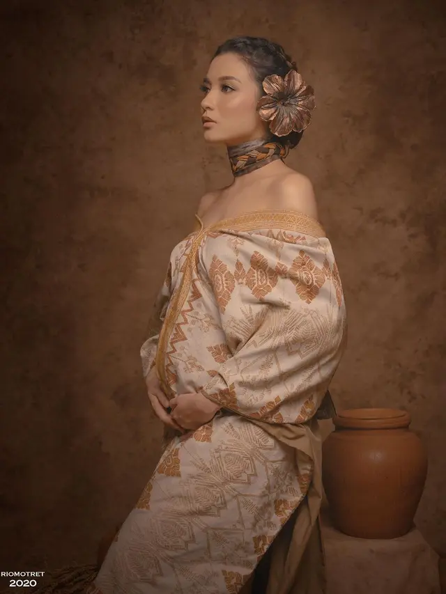 6 Potret Maternity Shoot Chelsea Olivia, Pose Nastusha Curi Perhatian